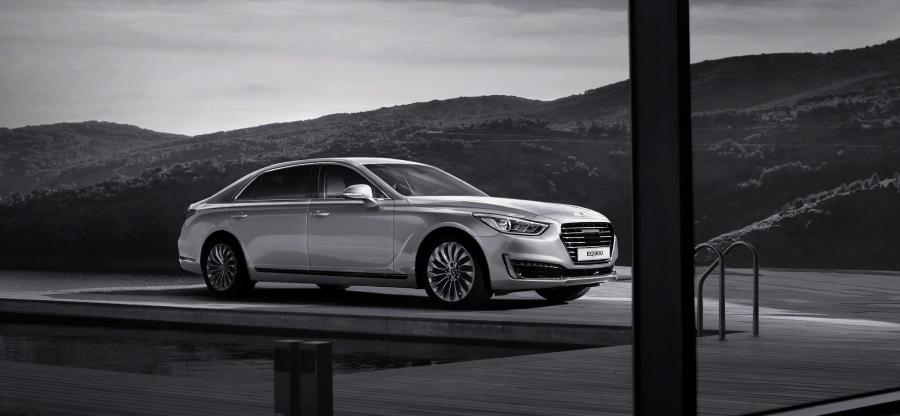  Genesis EQ900 2016 года  (фото 9 из 30)
